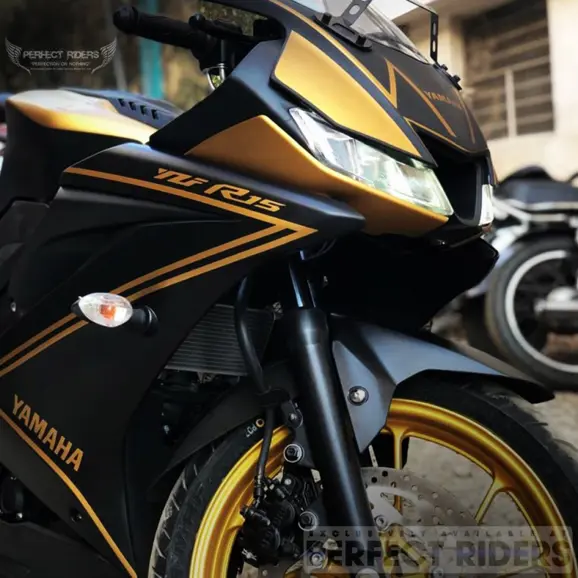 Black and Gold R15 V3 SE Closeup Shot