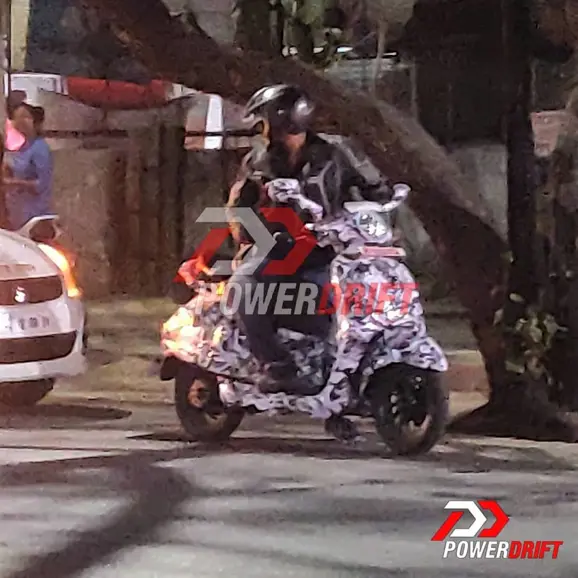 Bajaj Urbanite Scooter Front 3-Quarter View