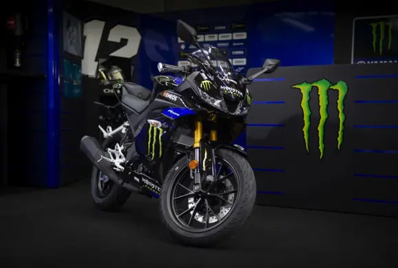 Front 3-Quarter View of R125 MotoGP Edition