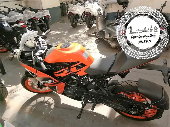 KTM RC 125 3-Quarter View