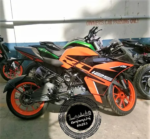 Side View of KTM RC125