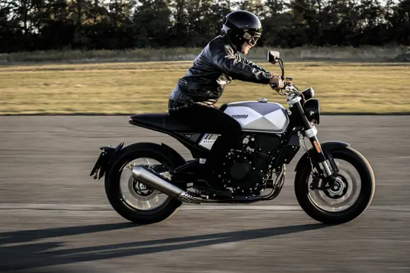 Briston Crossfire 500