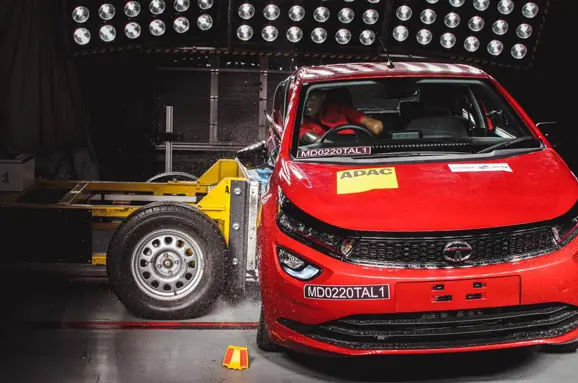 Tata Altroz Scores 5-Star Rating