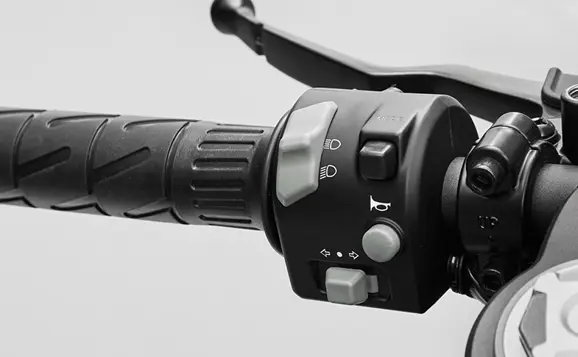 CFMoto 300 SR Switchgear