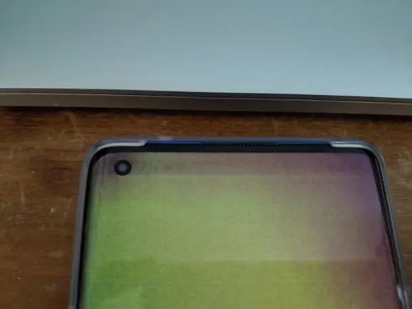 OnePlus 8 Pro Users Facing Display Issues