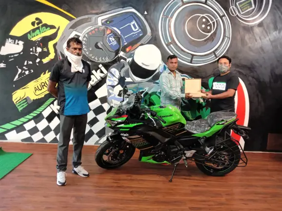 BS6 Ninja 650 Delivered by Aurum Kawasaki