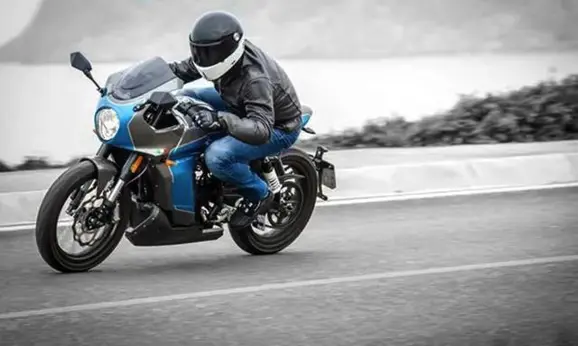 Aprilia Pagani 150 Action Shot
