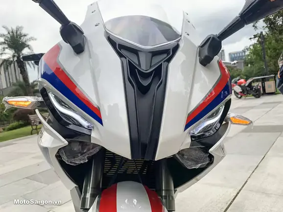 Moto S450 RR Headlights