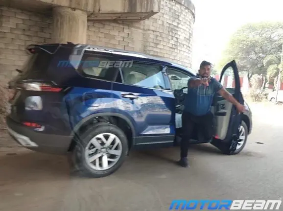 2021 Tata Safari SUV Spotted On The Road