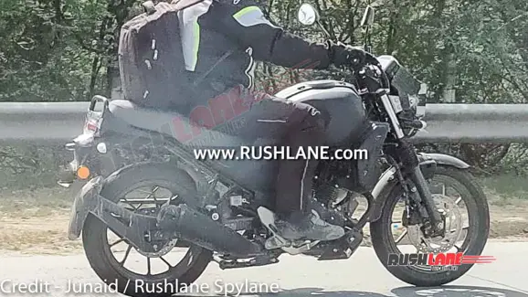 Side View of Yamaha XSR250