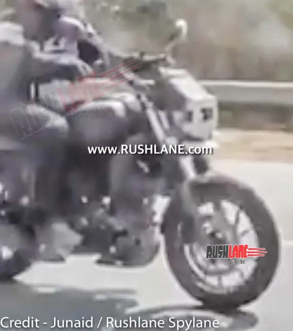 Front View of Yamaha XSR250