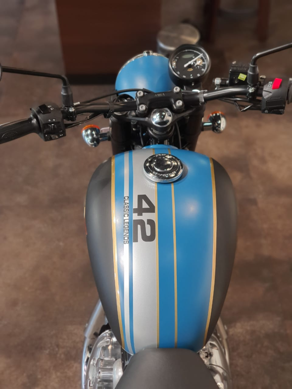 Jawa Dealer Reveals Customised Jawa 42