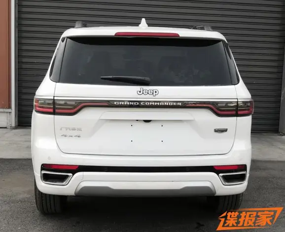 Rear View of Jeep Grand Commander