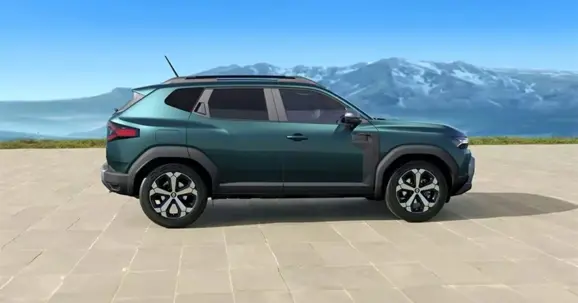 New Renault Duster 4X4 Side View