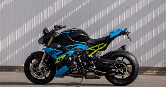 BMW S 1000 RR Side View