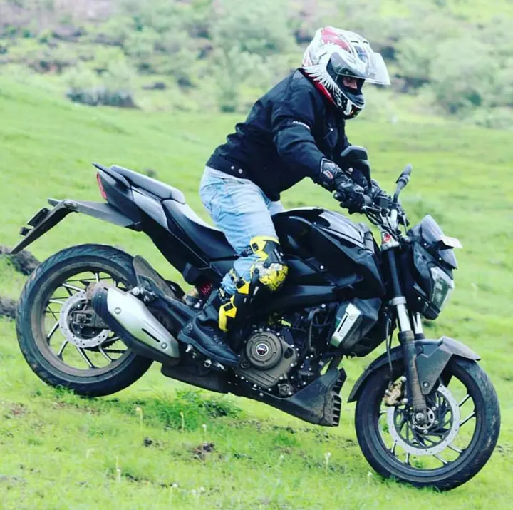bajaj-kratos-vs400-side-spied
