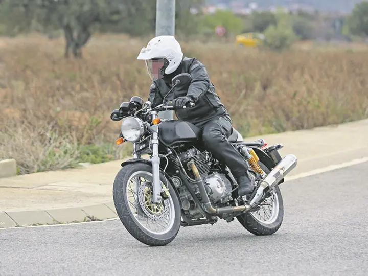 Royalenfield2