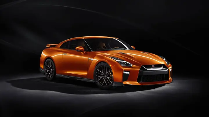 2017-nissan-gtr-front-3-quarter