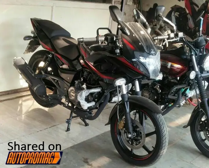 2017-bajaj-pulsar-220f-3