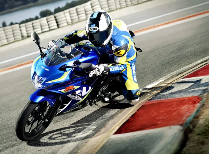 gsx-r150_action_11-low