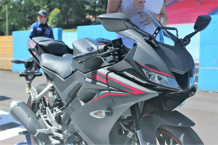 Yamaha R15 Version 3 - All You Need to Know | Complete Official Specifications