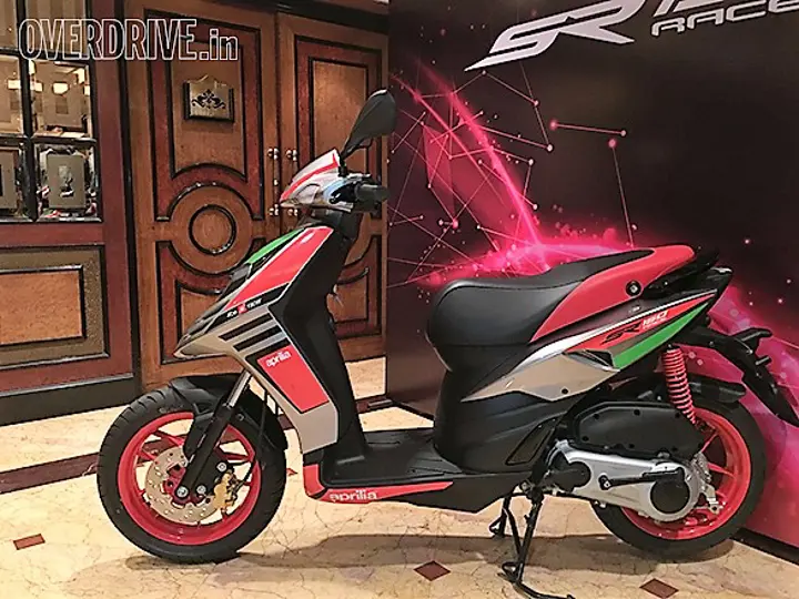 2017-aprilia-sr150-race-2