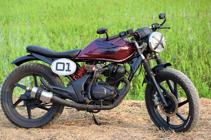 Custom Honda CB Unicorn 150 Numero Uno
