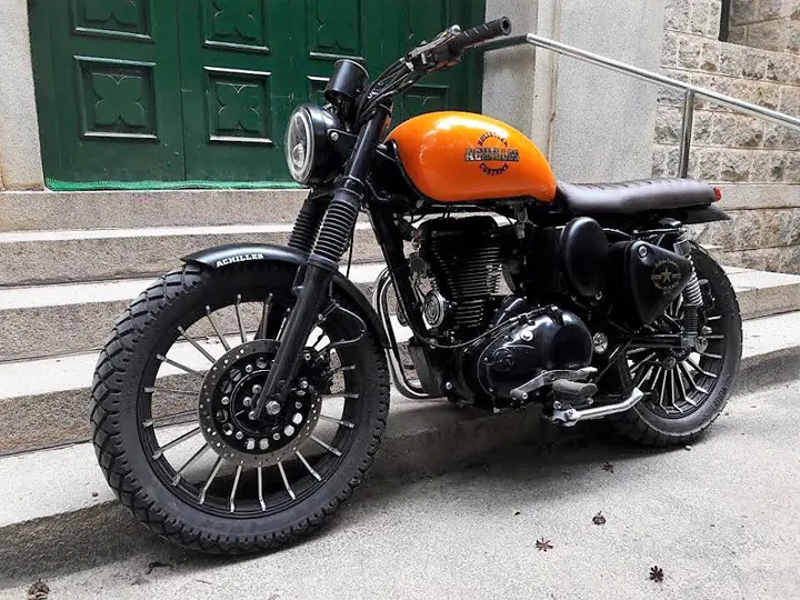 Modified-Royal-Enfield-Bullet-Scrambler-by-Bulleteer-Customs