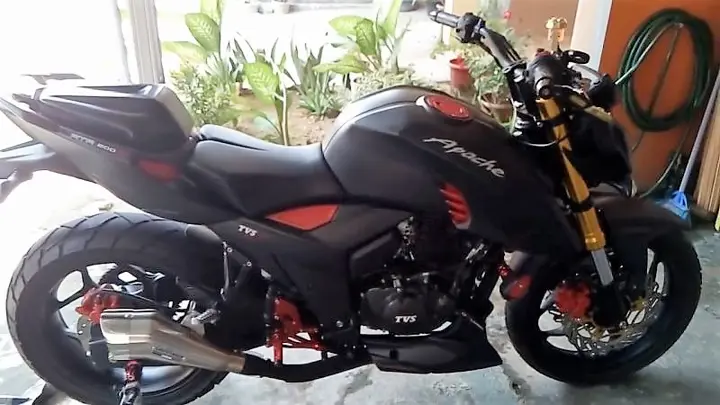 Apache RTR 200 Premium Street Version