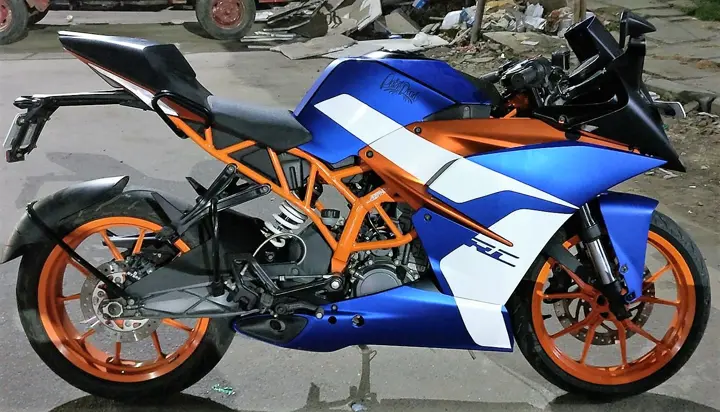 KTM RC 200 Matte Chrome Blue Edition