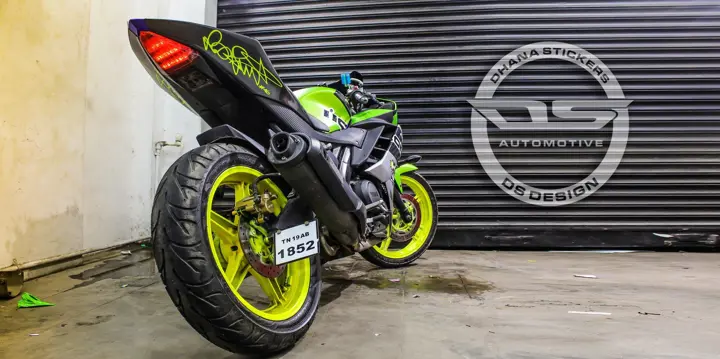 Yamaha R15 V2 Neon Green