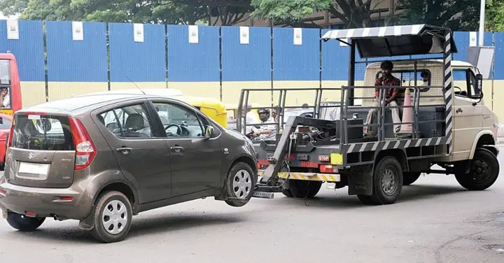Click Pictures of Illegally Parked Cars & Get INR 50 Reward