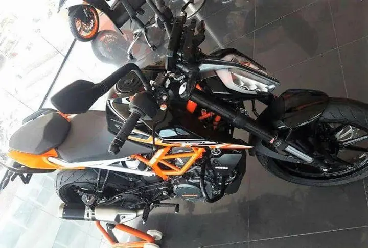 KTM Duke 390 Stealth Black