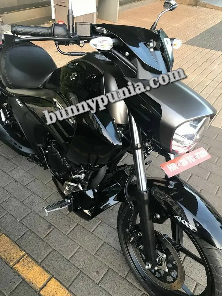 Suzuki Intruder 150 Photos