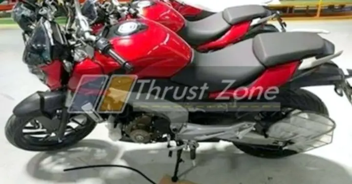 Bajaj Dominar 400 Racing Red Spotted! Launch Soon!