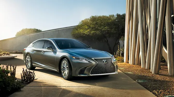 Lexus LS 500h Launched in India
