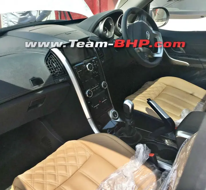 2018 Mahindra XUV500 Interior Spied