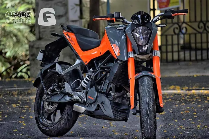 KTM Duke 200 Glass Orange Edition by Gears & Fillets