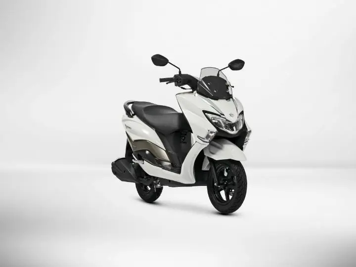Suzuki Burgman Street 125 Maxi Scooter
