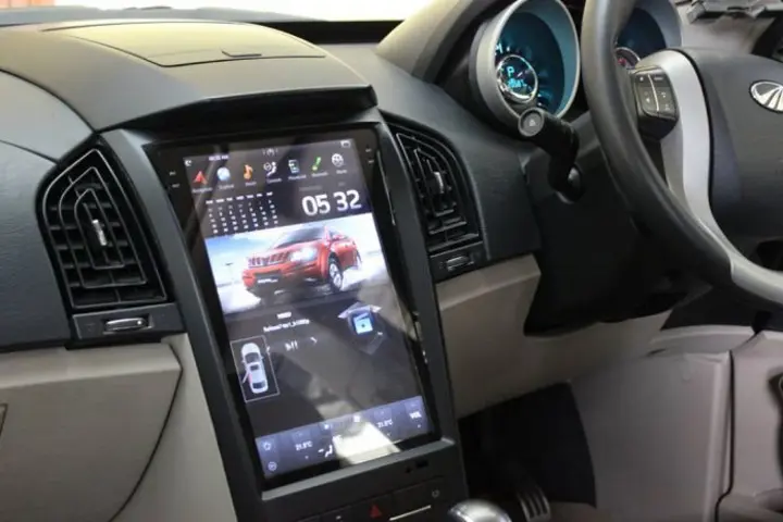 Mahindra XUV500 Tesla Touchscreen System