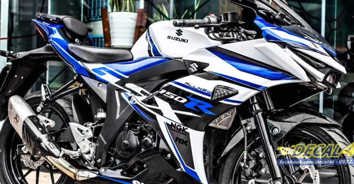 This Suzuki R150 is Equipped with an Akrapovic Exhaust and a Face Kit