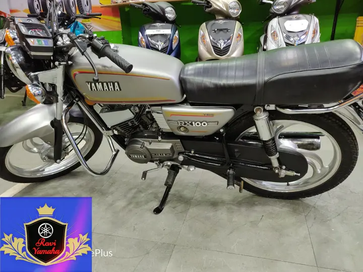 Yamaha RX 100 Restored by Ravi Yamaha