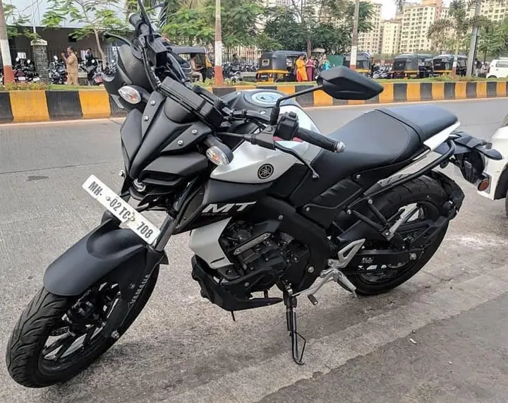 White Yamaha MT-15 with Black Alloy Wheels
