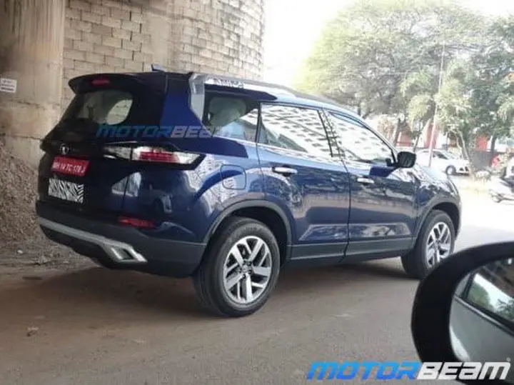 2021 Tata Safari SUV Spotted On The Road