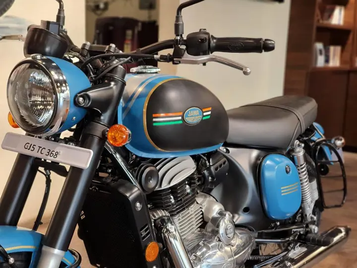 Jawa Dealer Reveals Customised Jawa 42